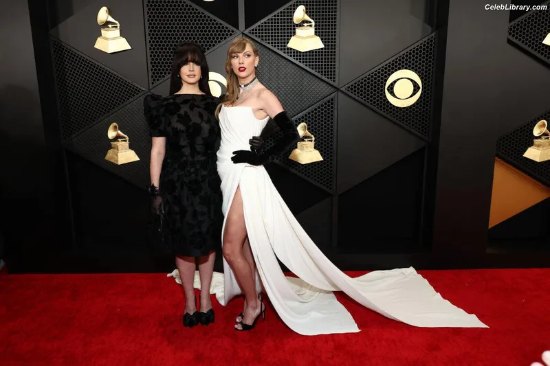 Taylor Swift photo 22 of 4190