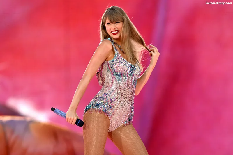 Taylor Swift photo 11 of 4190