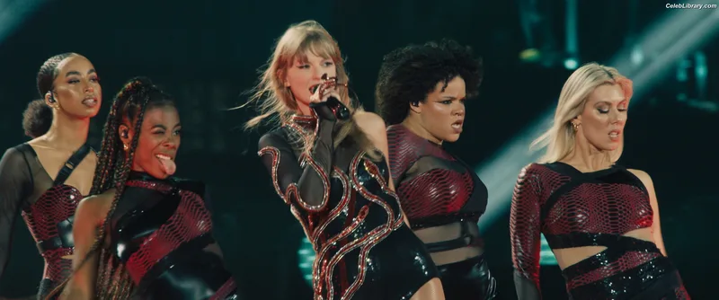 Taylor Swift photo 9 of 4190