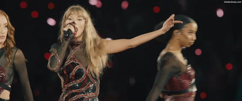 Taylor Swift photo 16 of 4190