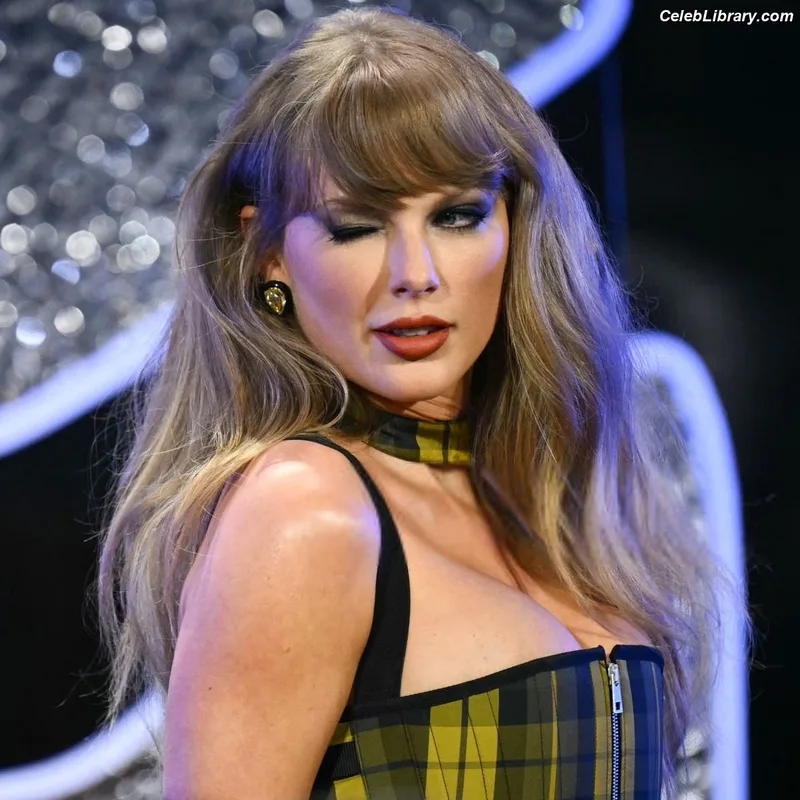 Taylor Swift photo 7 of 4190