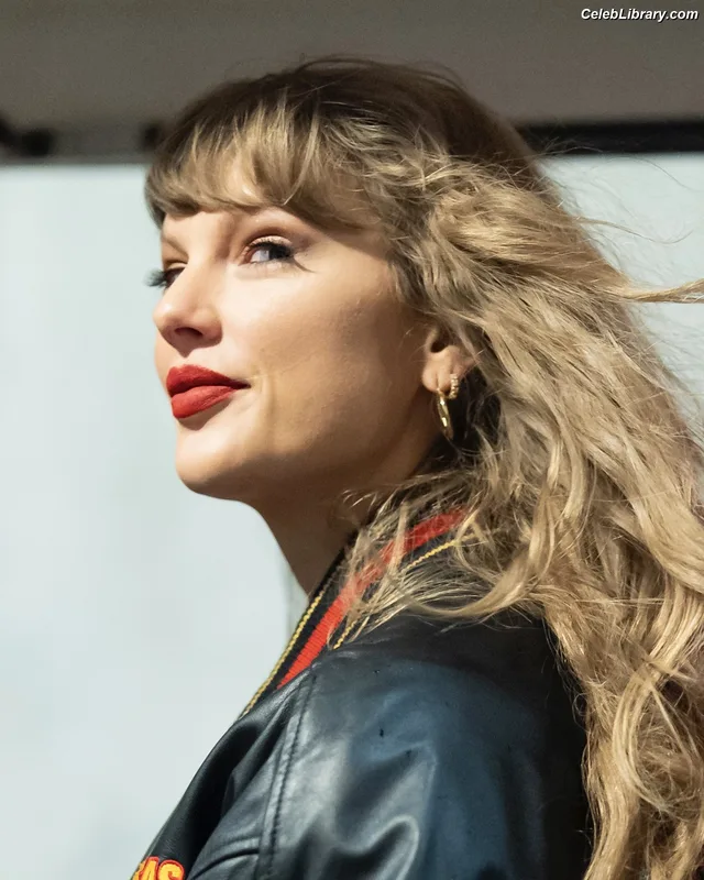 Taylor Swift photo 17 of 4190