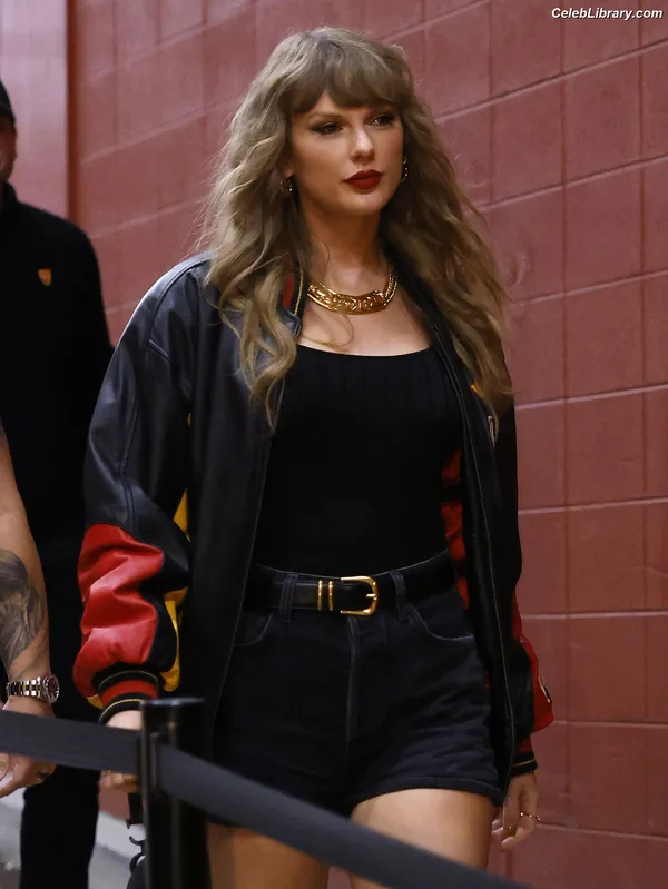 Taylor Swift photo 24 of 4190