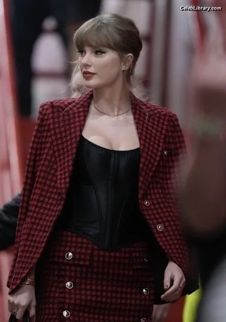Taylor Swift photo 9 of 4190