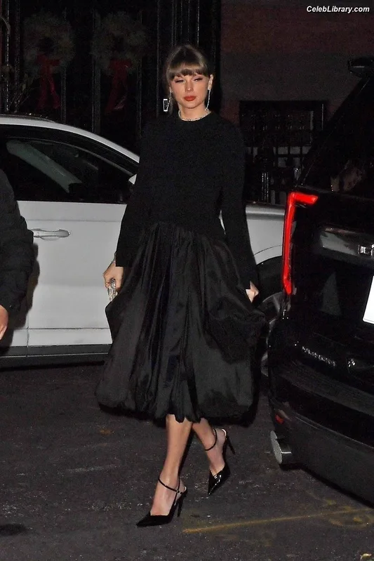 Taylor Swift photo 18 of 4190