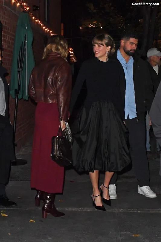 Taylor Swift photo 21 of 4190