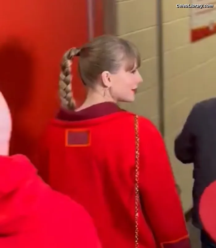 Taylor Swift photo 23 of 4190