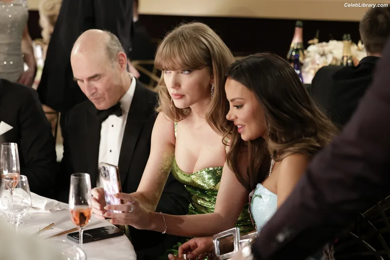 Taylor Swift photo 9 of 4190