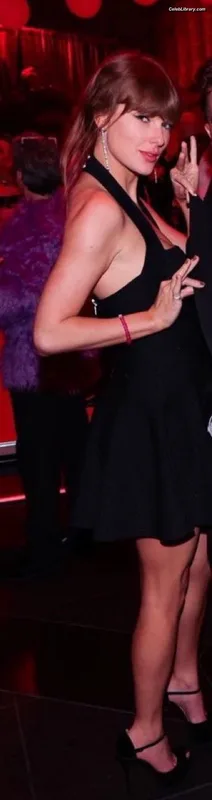 Taylor Swift photo 24 of 4190