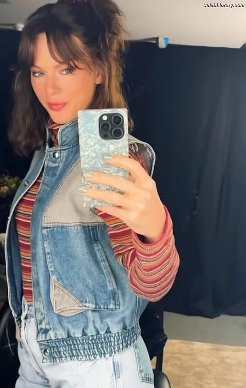 Taylor Swift photo 13 of 4190