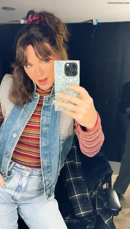Taylor Swift photo 14 of 4190