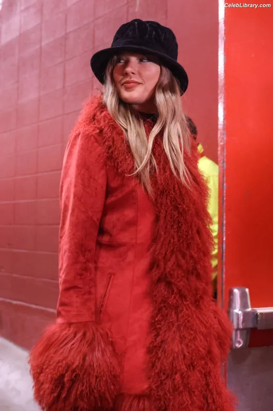 Taylor Swift photo 1 of 4190