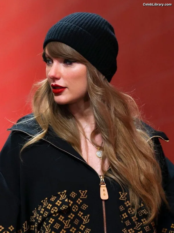 Taylor Swift photo 10 of 4190