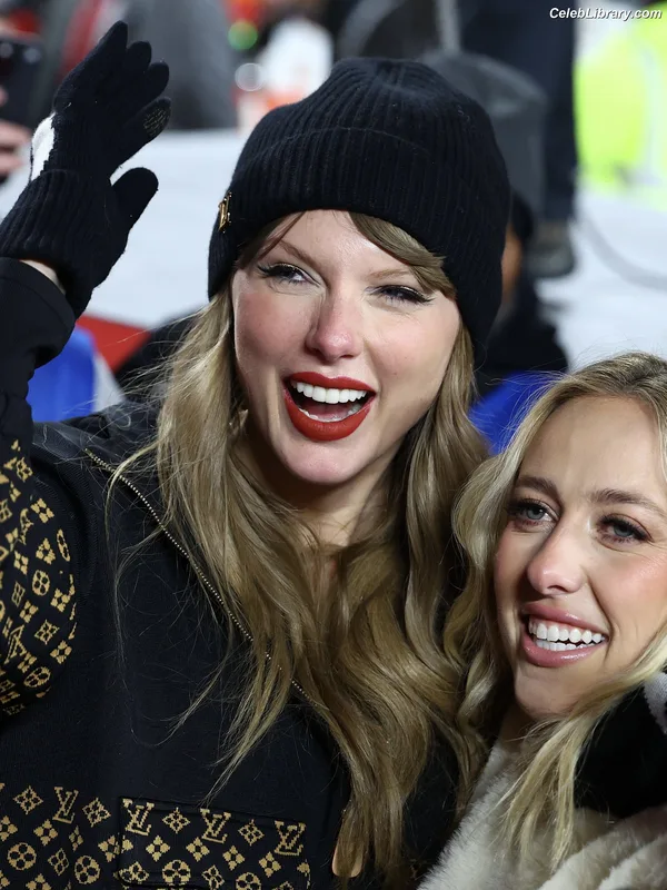 Taylor Swift photo 11 of 4190