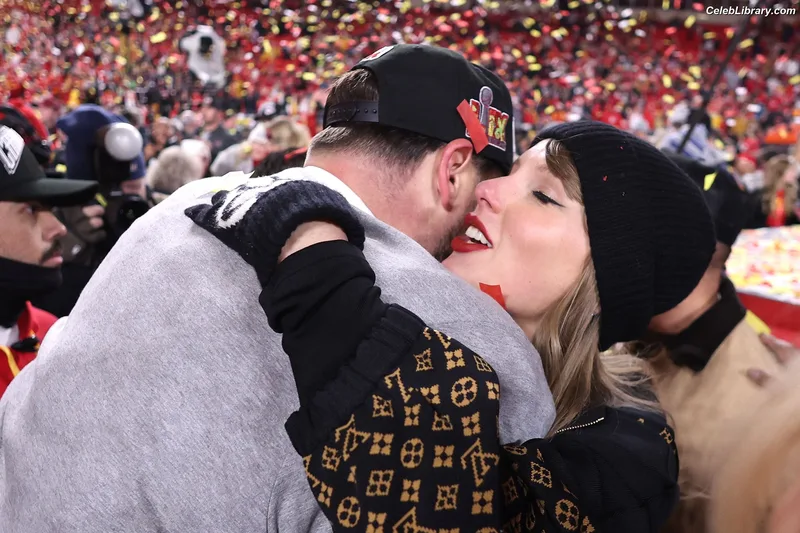 Taylor Swift photo 12 of 4190