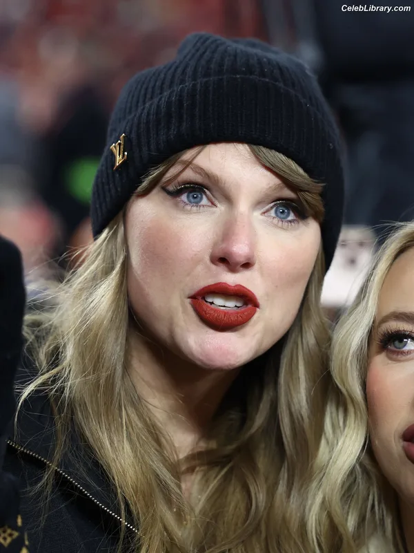 Taylor Swift photo 2 of 4190