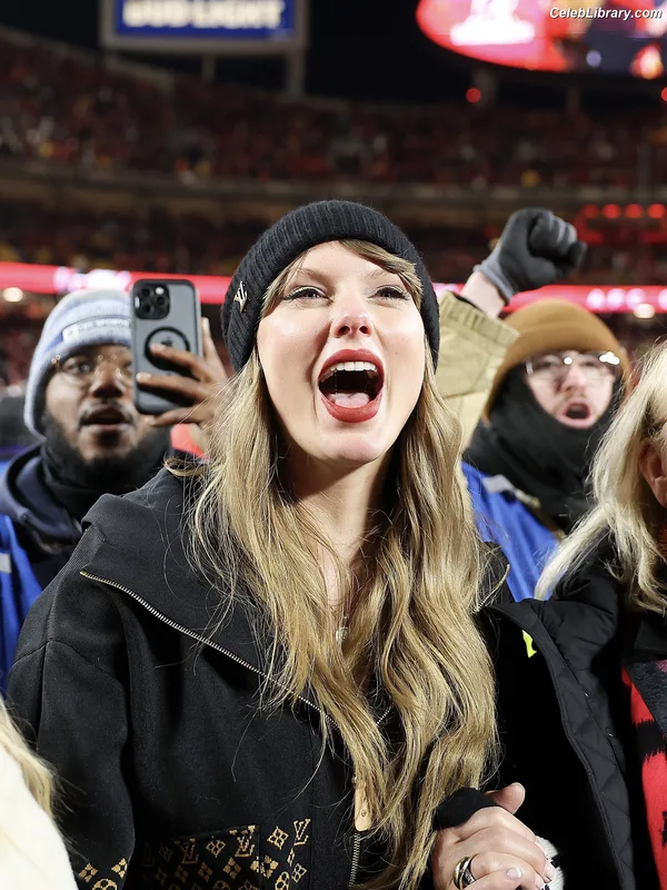 Taylor Swift photo 3 of 4190