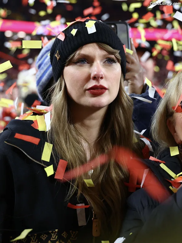 Taylor Swift photo 18 of 4190