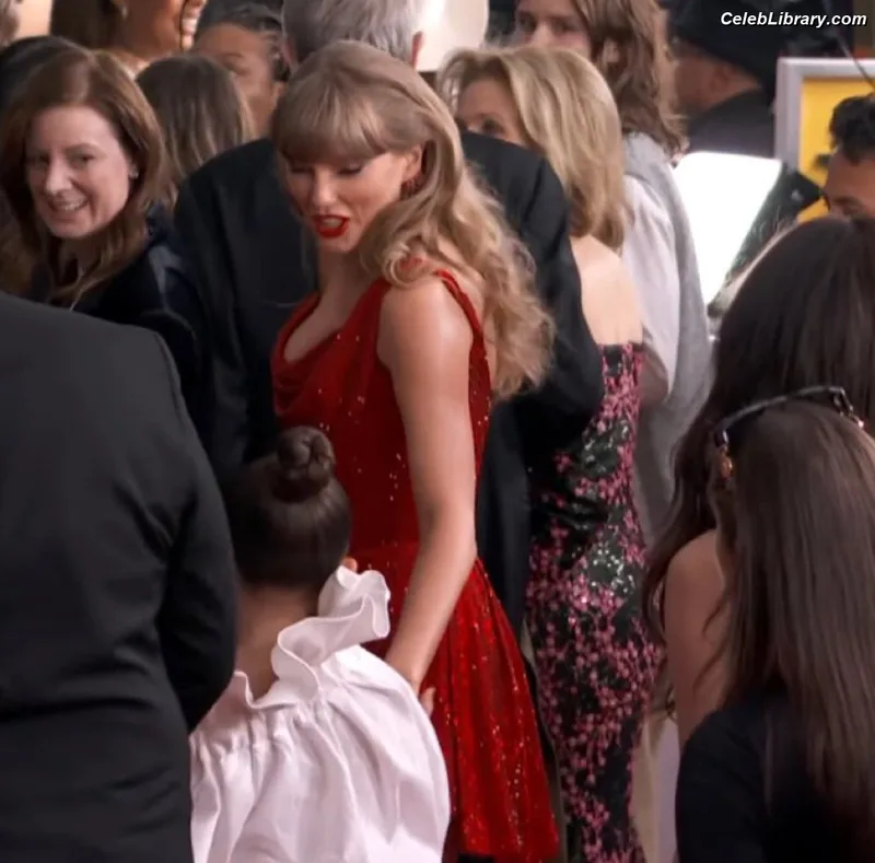 Taylor Swift photo 4 of 4190