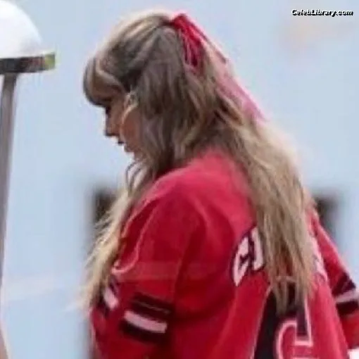 Taylor Swift photo 3 of 4190