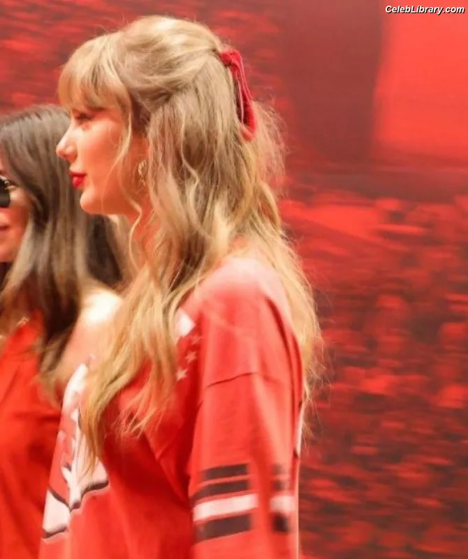 Taylor Swift photo 11 of 4190