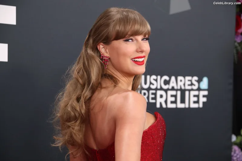 Taylor Swift photo 17 of 4190