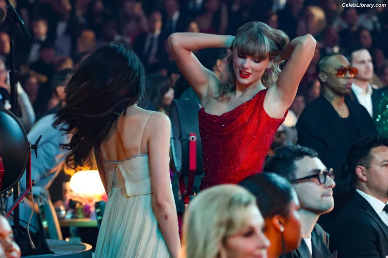 Taylor Swift photo 21 of 4190