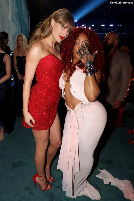 Taylor Swift photo 15 of 4190