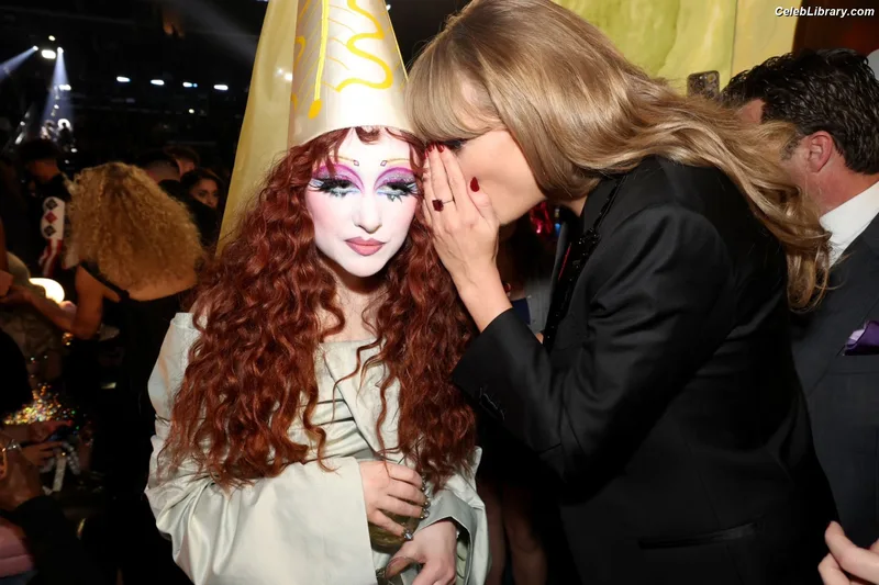 Taylor Swift photo 10 of 4190