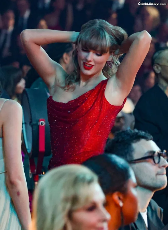 Taylor Swift photo 21 of 4190
