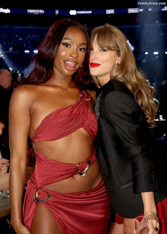 Taylor Swift photo 13 of 4190