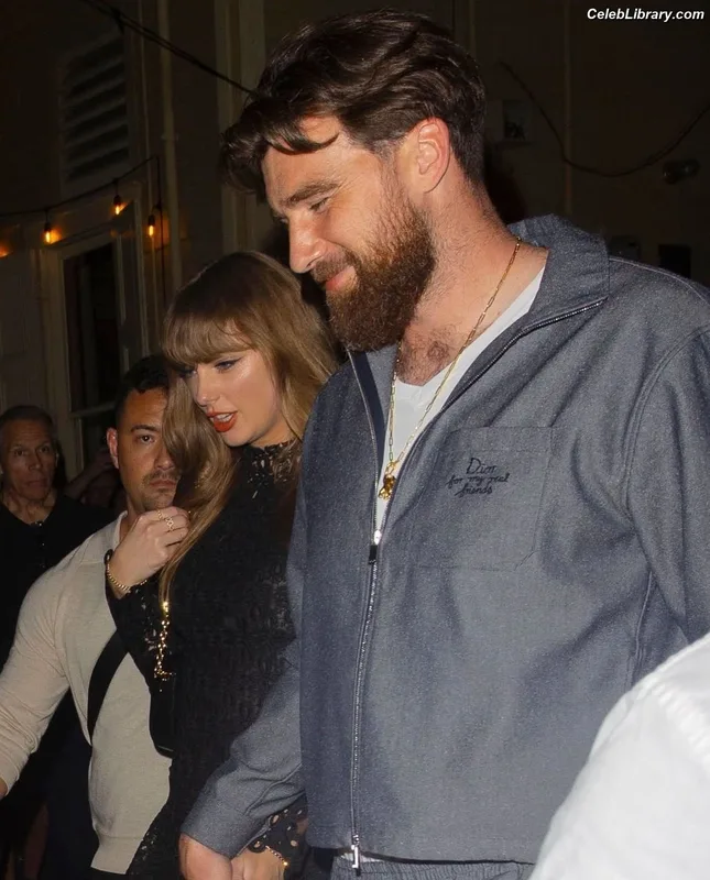 Taylor Swift photo 20 of 4190