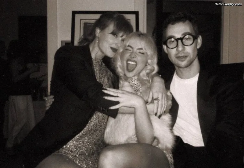 Taylor Swift photo 21 of 4190