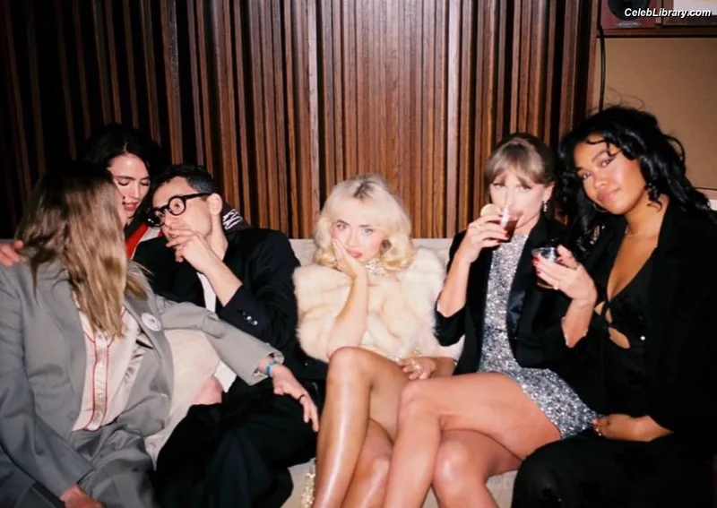 Taylor Swift photo 20 of 4190