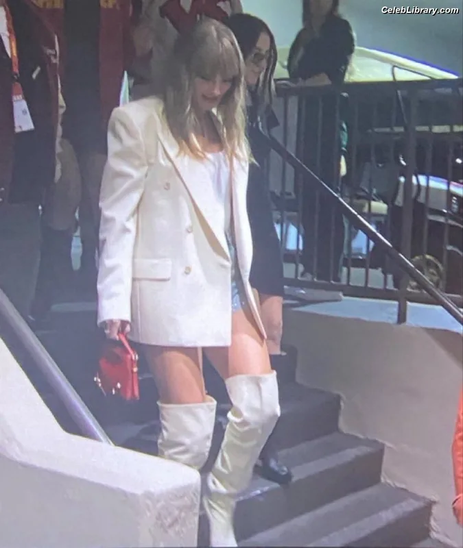 Taylor Swift photo 3 of 4190