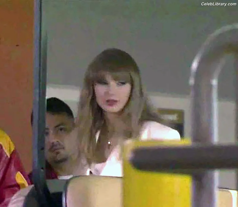 Taylor Swift photo 6 of 4190