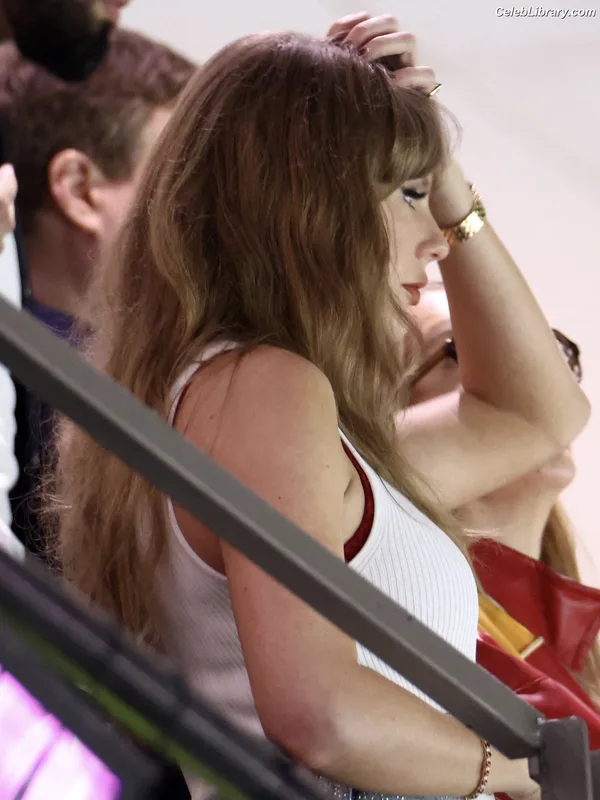 Taylor Swift photo 21 of 4190