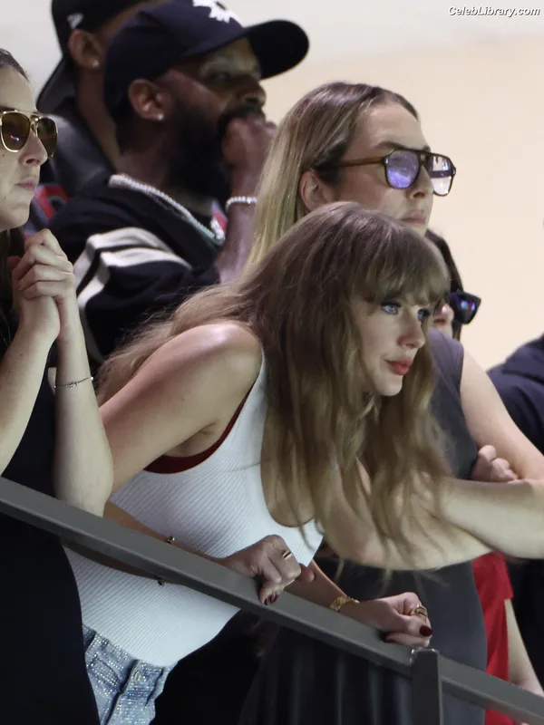 Taylor Swift photo 6 of 4190