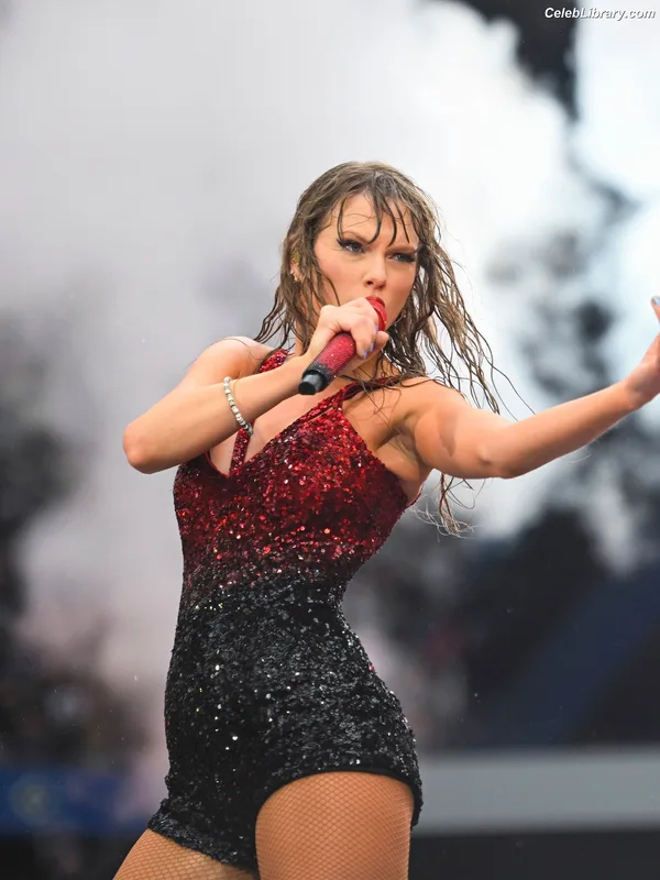 Taylor Swift photo 24 of 4190