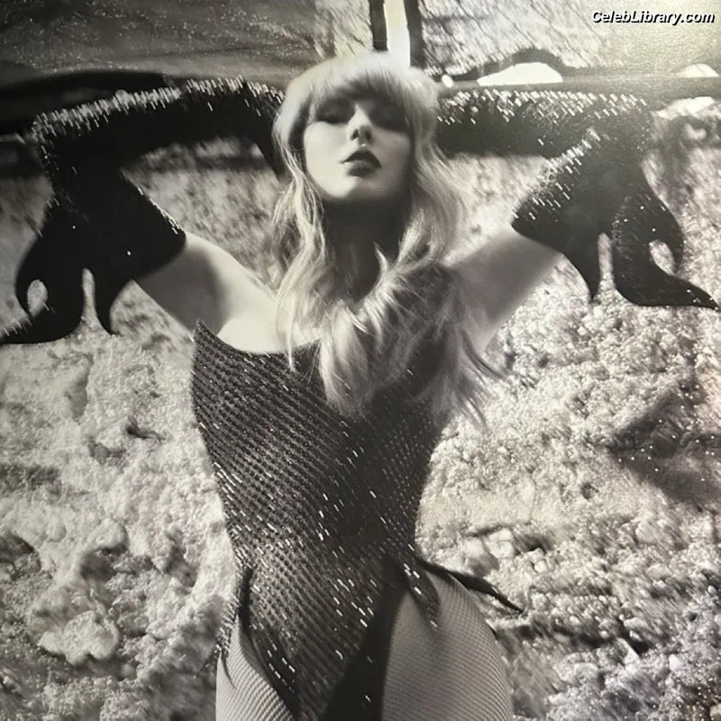 Taylor Swift photo 15 of 4190