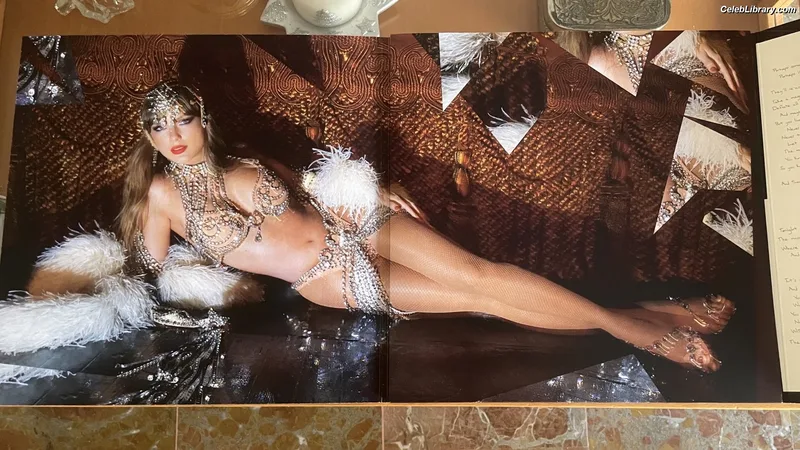 Taylor Swift photo 16 of 4190