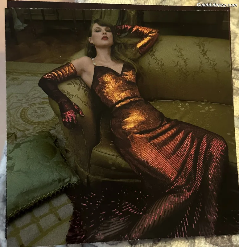 Taylor Swift photo 17 of 4190