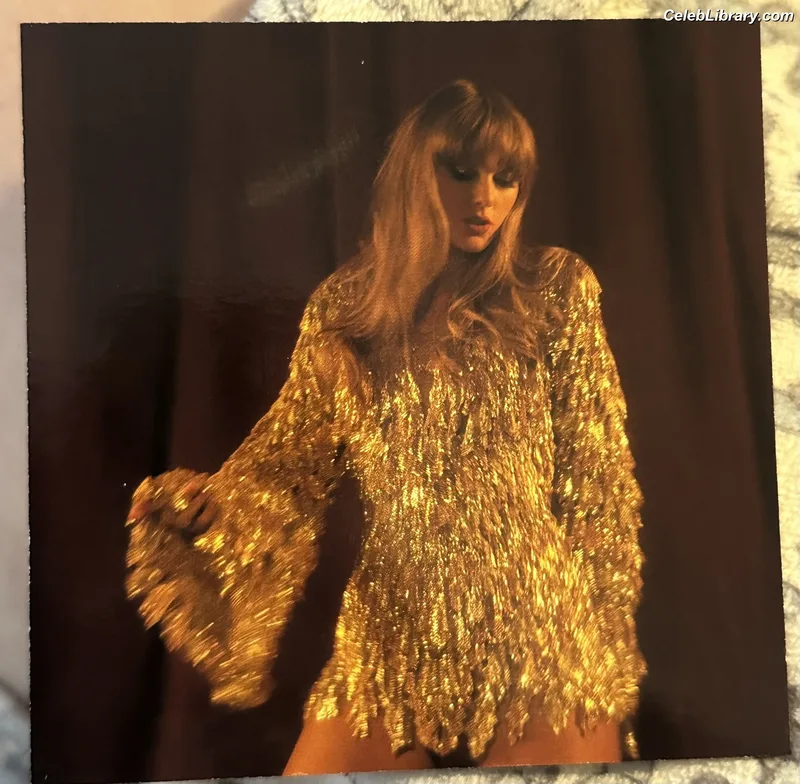 Taylor Swift photo 24 of 4190