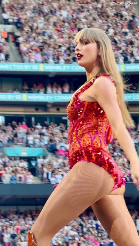 Taylor Swift photo 16 of 4190