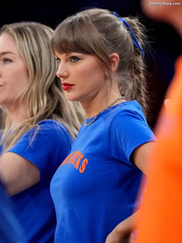Taylor Swift photo 5 of 4190