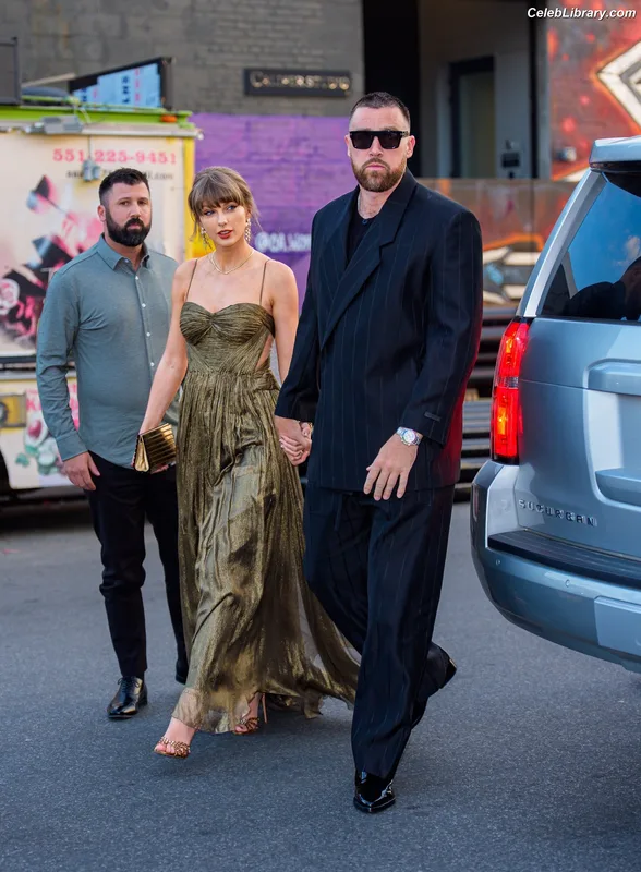 Taylor Swift photo 12 of 4190