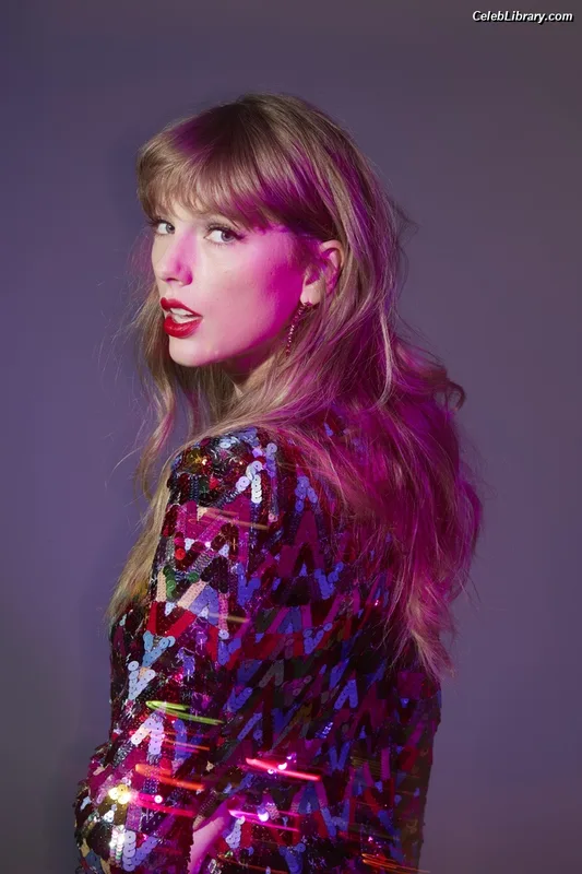 Taylor Swift photo 5 of 4190