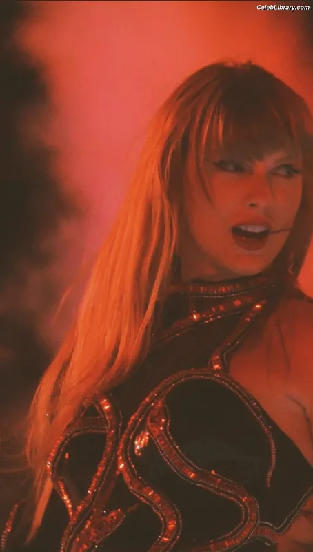 Taylor Swift photo 15 of 4190