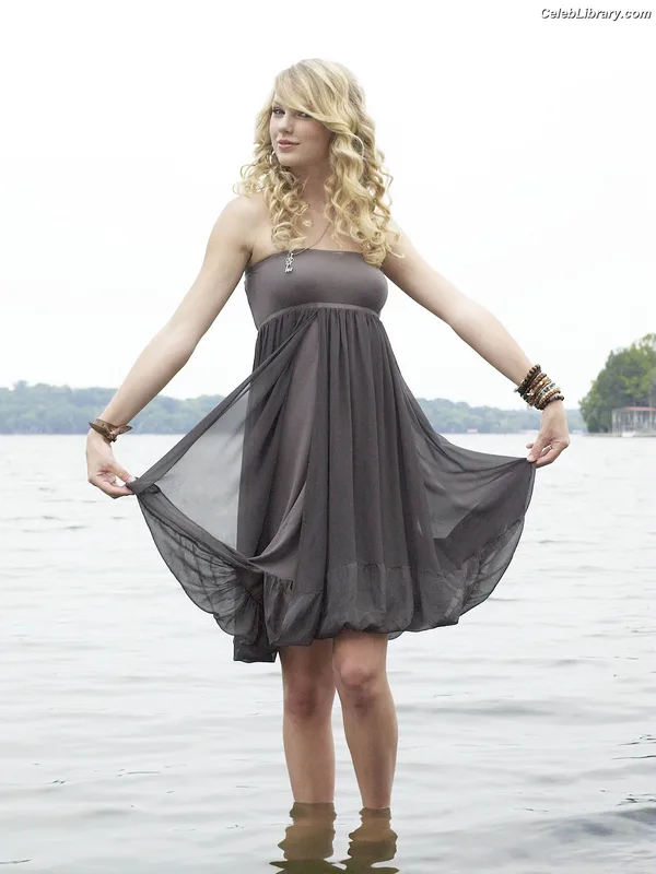 Taylor Swift photo 11 of 4190