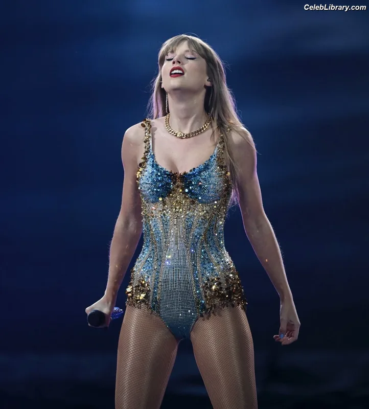 Taylor Swift photo 16 of 4190